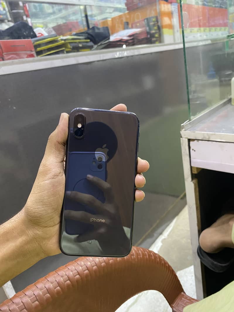 Apple iPhone X 5