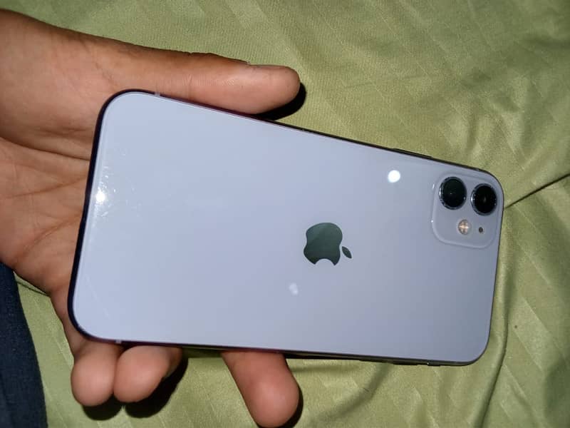 Apple iPhone 11 3