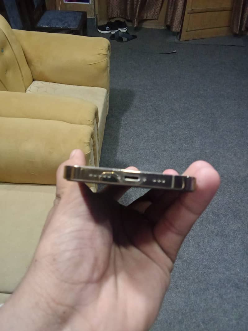 Apple iPhone 12 Pro 0