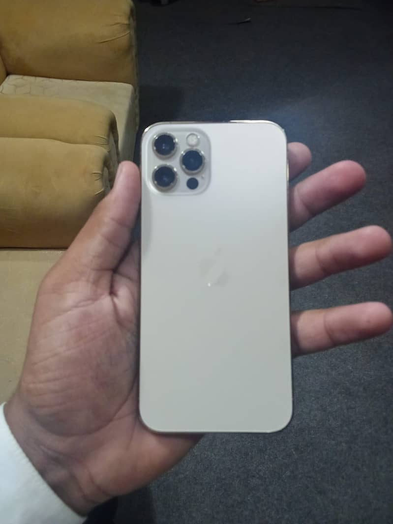 Apple iPhone 12 Pro 4