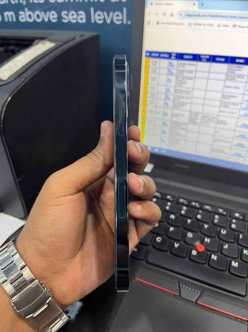 Apple iPhone 12 Pro 4
