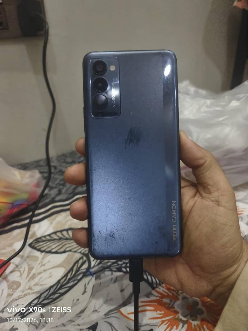 Tecno Camon 18p 8/128 1