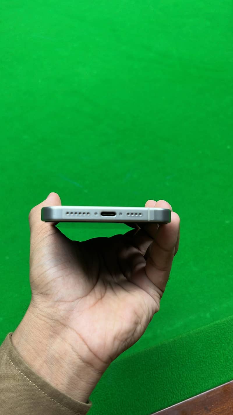 Apple iPhone 15 Pro Max 1