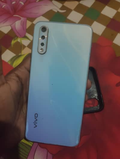 Vivo S1