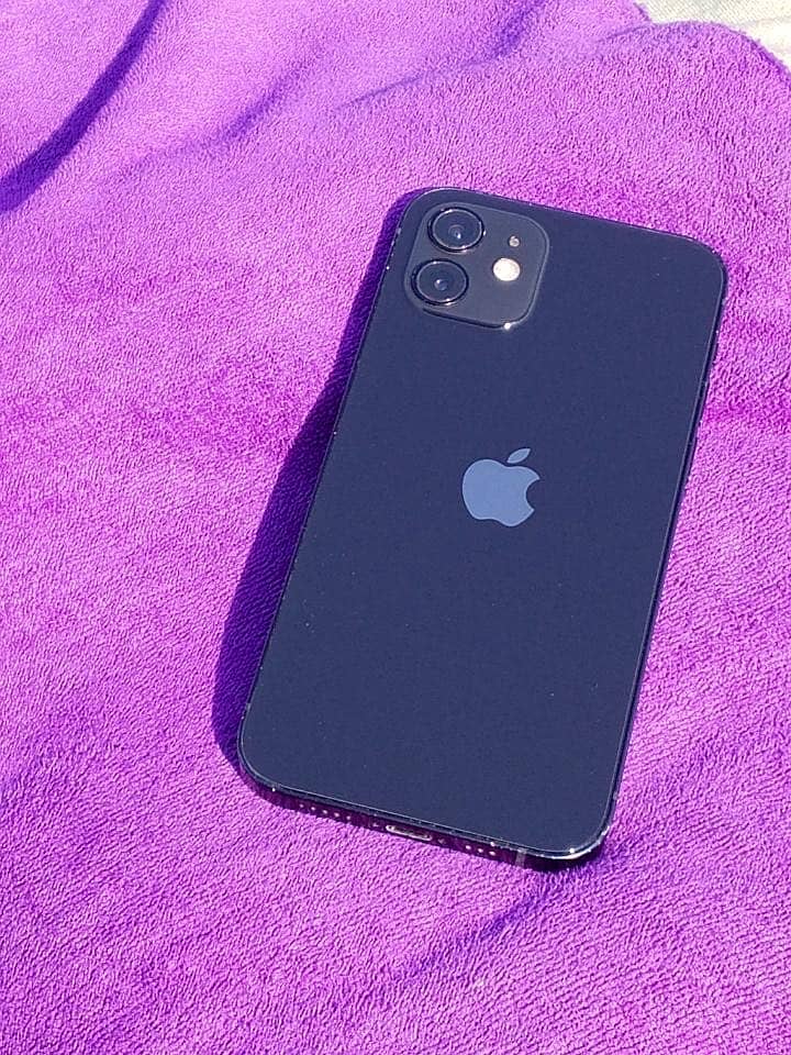 Apple iPhone 12 3