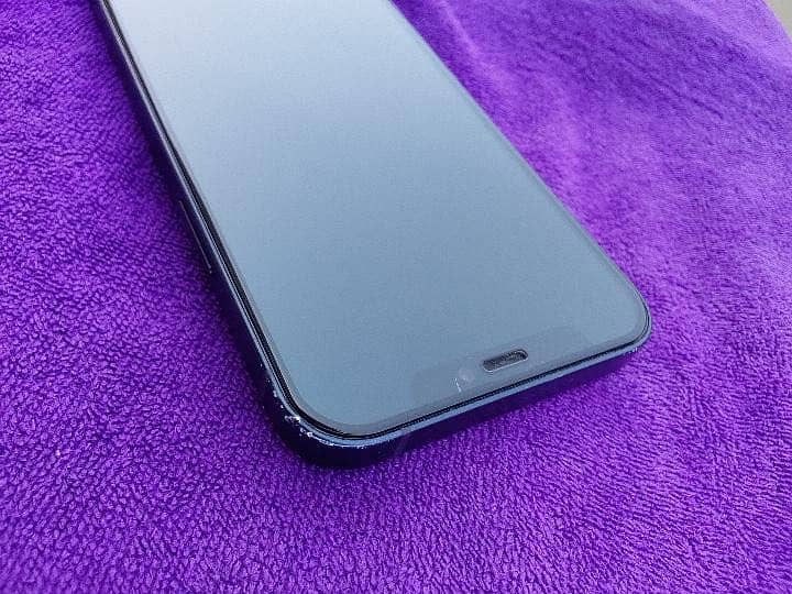 Apple iPhone 12 4
