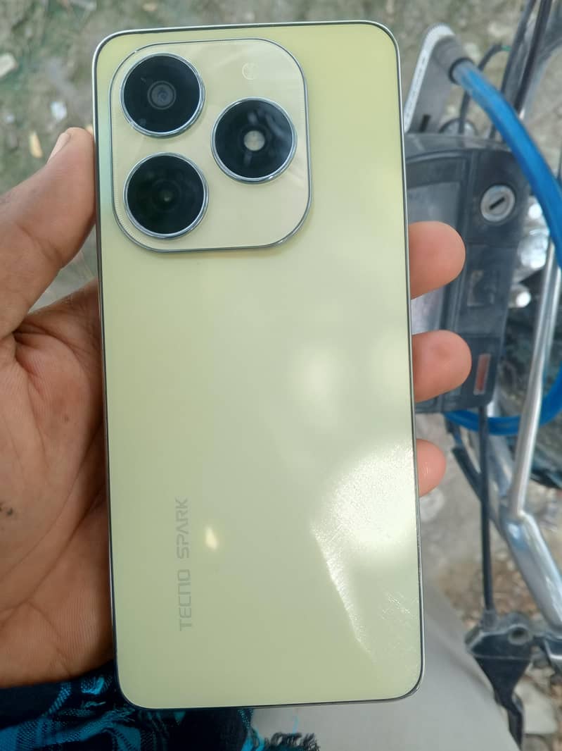 Tecno Spark 20C 0