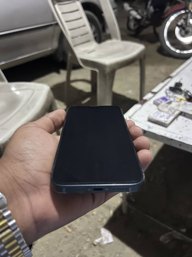 Apple iPhone 13 1