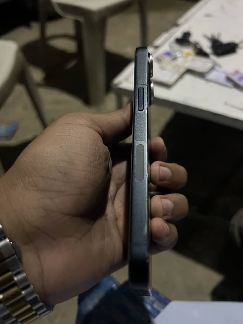 Apple iPhone 13 2