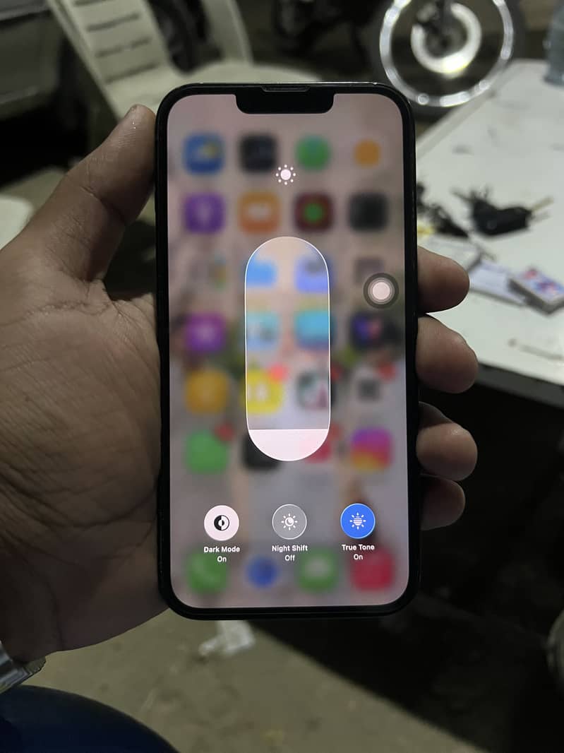 Apple iPhone 13 6