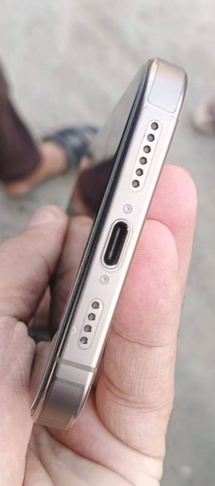 Apple iPhone 16 Pro Max 2