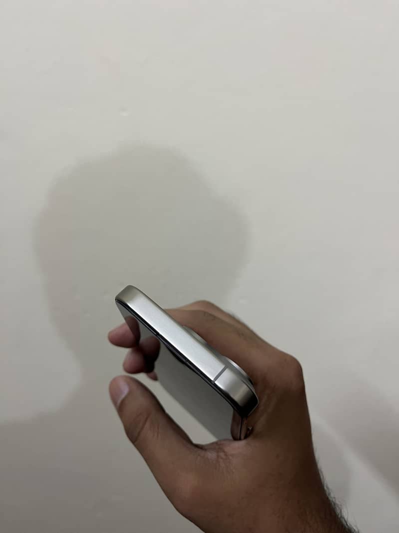 Apple iPhone 15 Pro 6