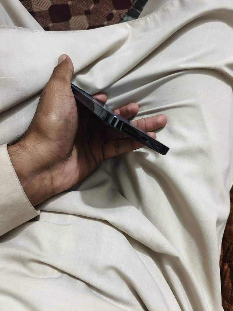 Apple iPhone 12 Pro jv 2