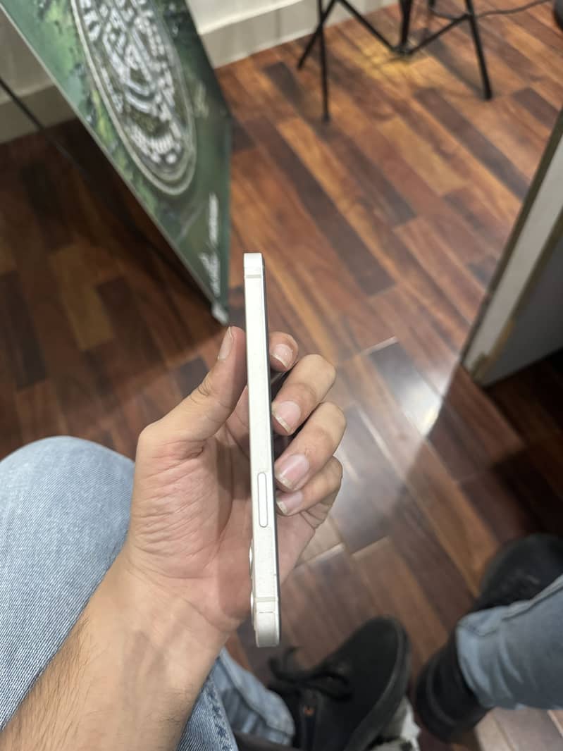 Apple iPhone 12 1