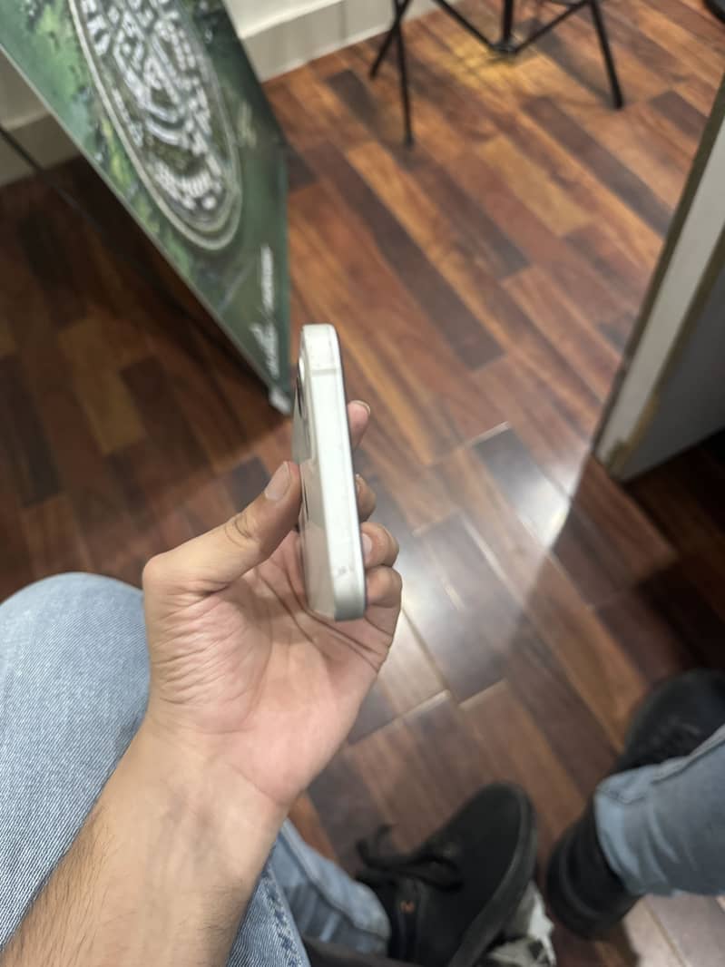 Apple iPhone 12 3