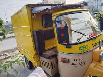 loader rickshaw ( tuk tuk