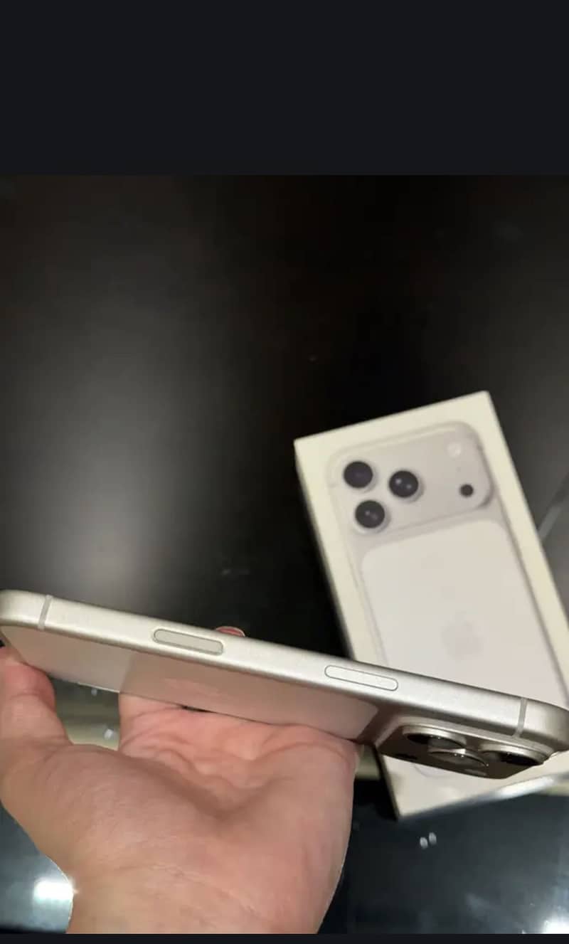Apple iPhone 17 Pro 1