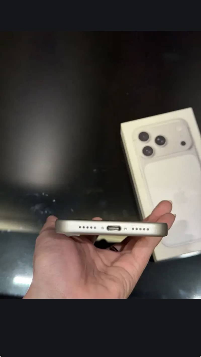 Apple iPhone 17 Pro 4