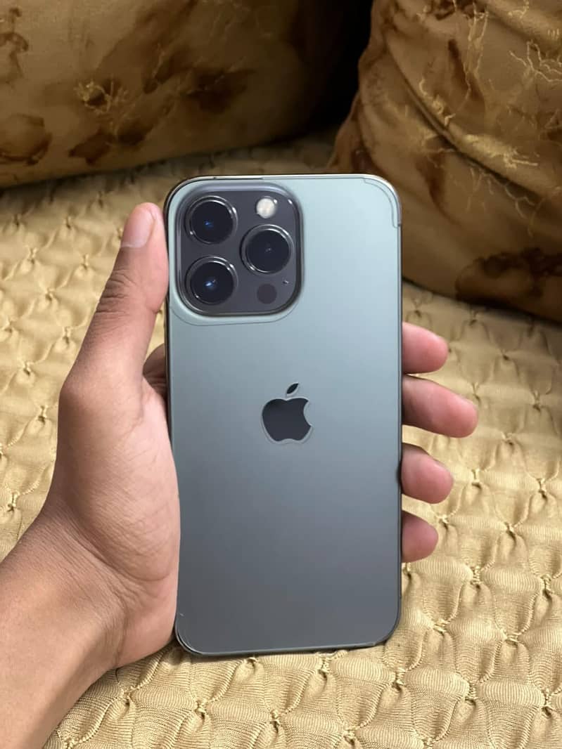 Apple iPhone 13 Pro 1