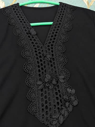 Elegant Black Dress with Lace Detailing – Worn Once