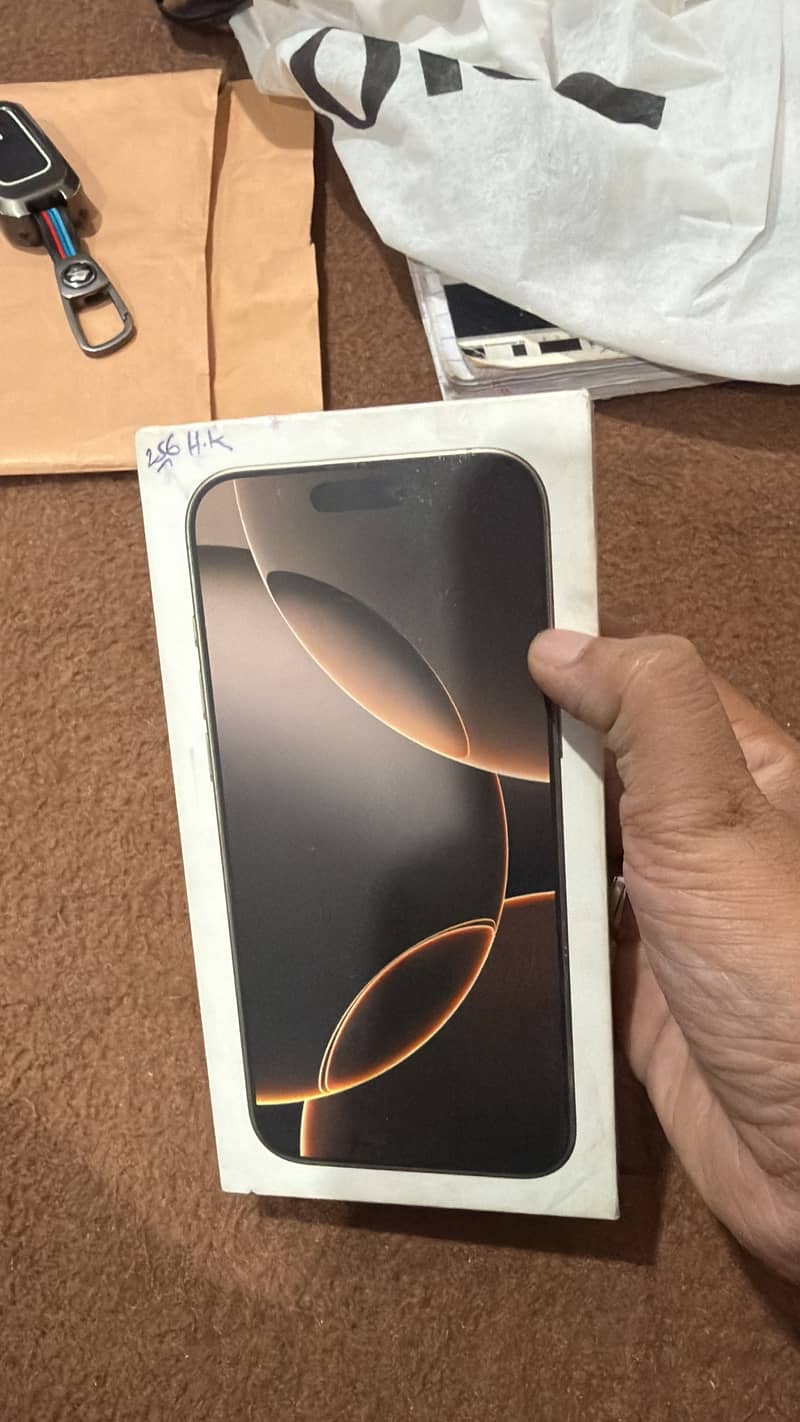 Apple iPhone 16 Pro Max 0