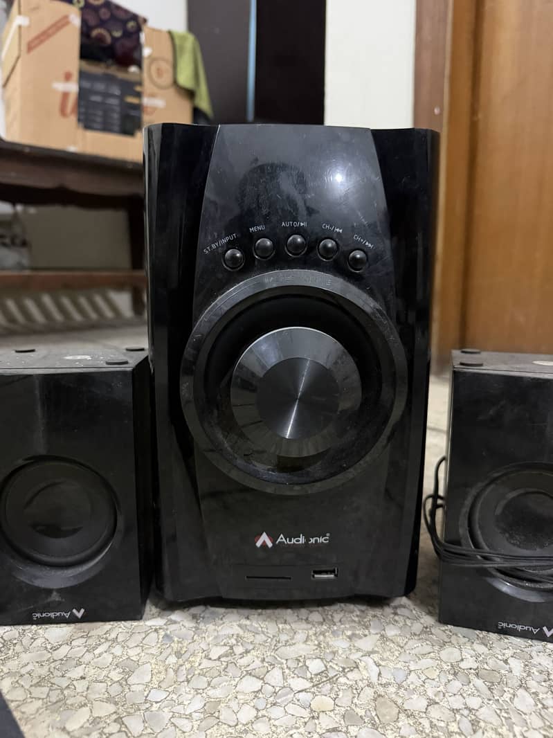 Audionic Bluetooth Speaker Only 1 pair is working 3