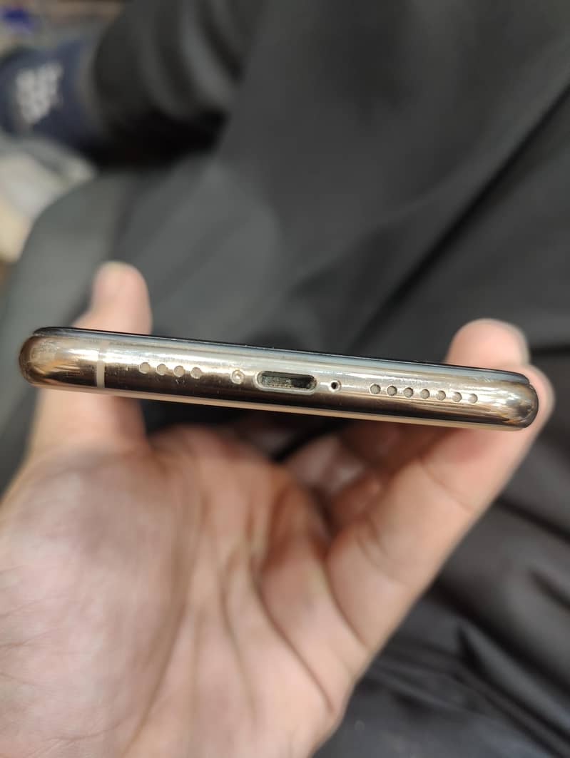 Apple iPhone 11 Pro Max 3