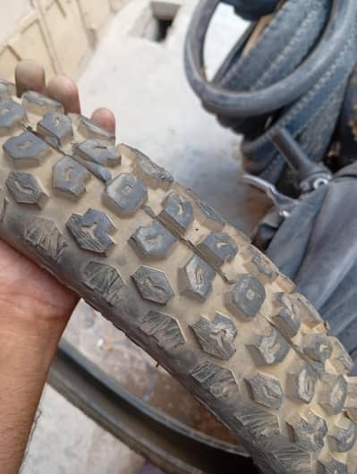 300 18 num tyre for
