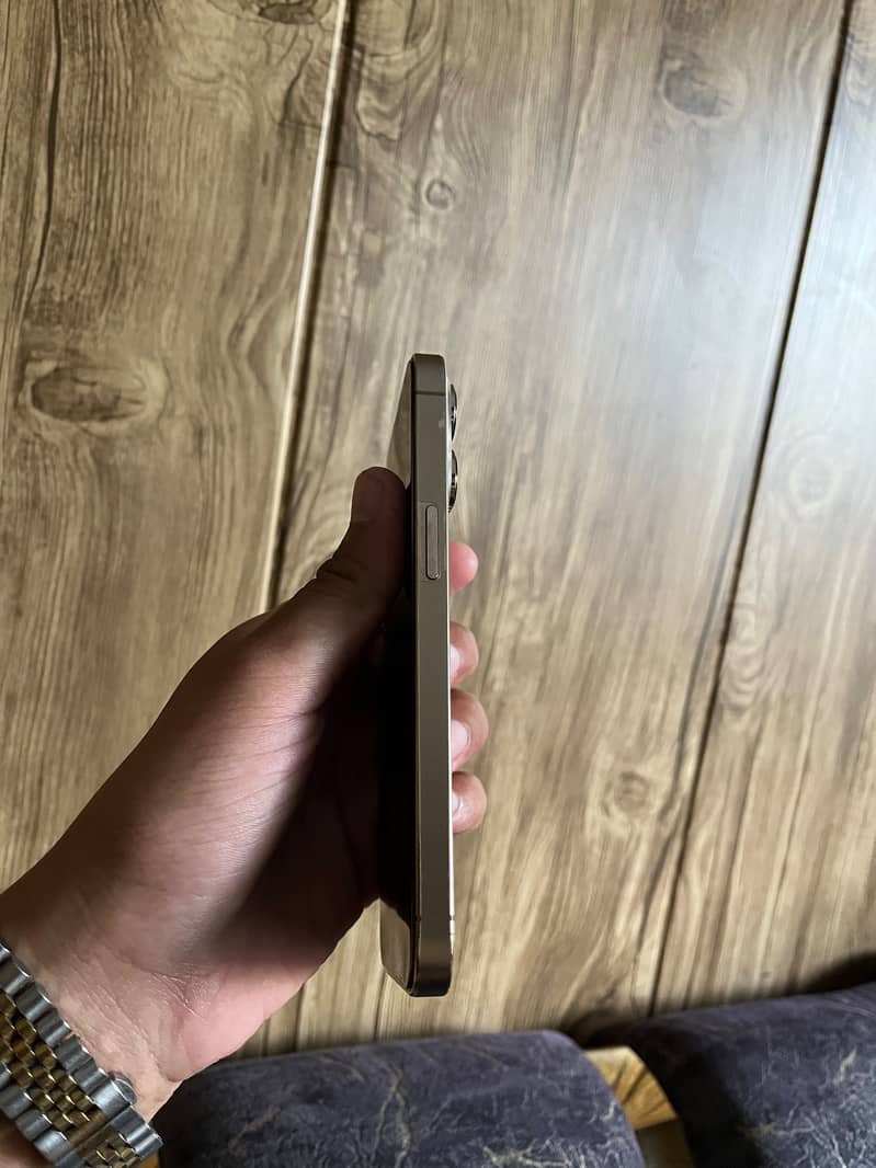 Apple iPhone 13 Pro 4