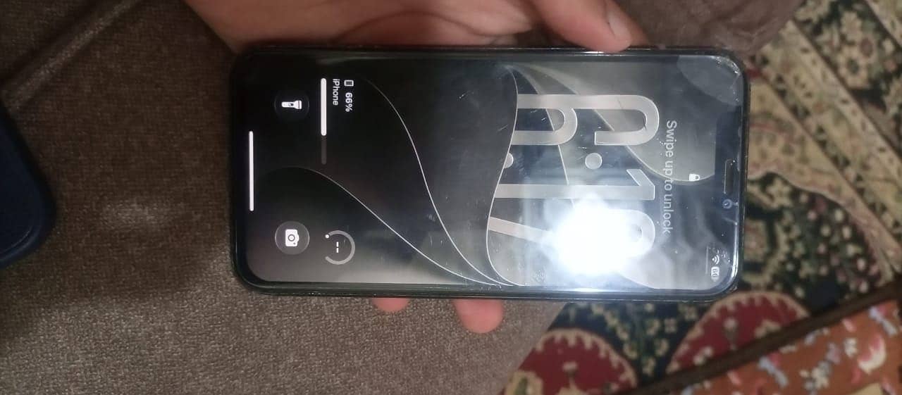 Apple iPhone 11 Pro 4