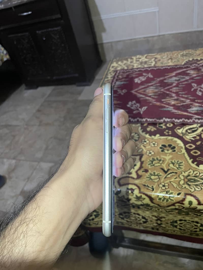 Apple iPhone 11 2