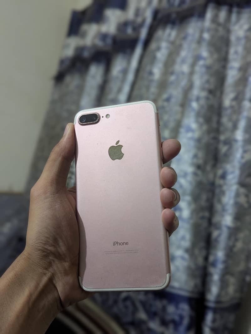 Apple iPhone 7 Plus 0