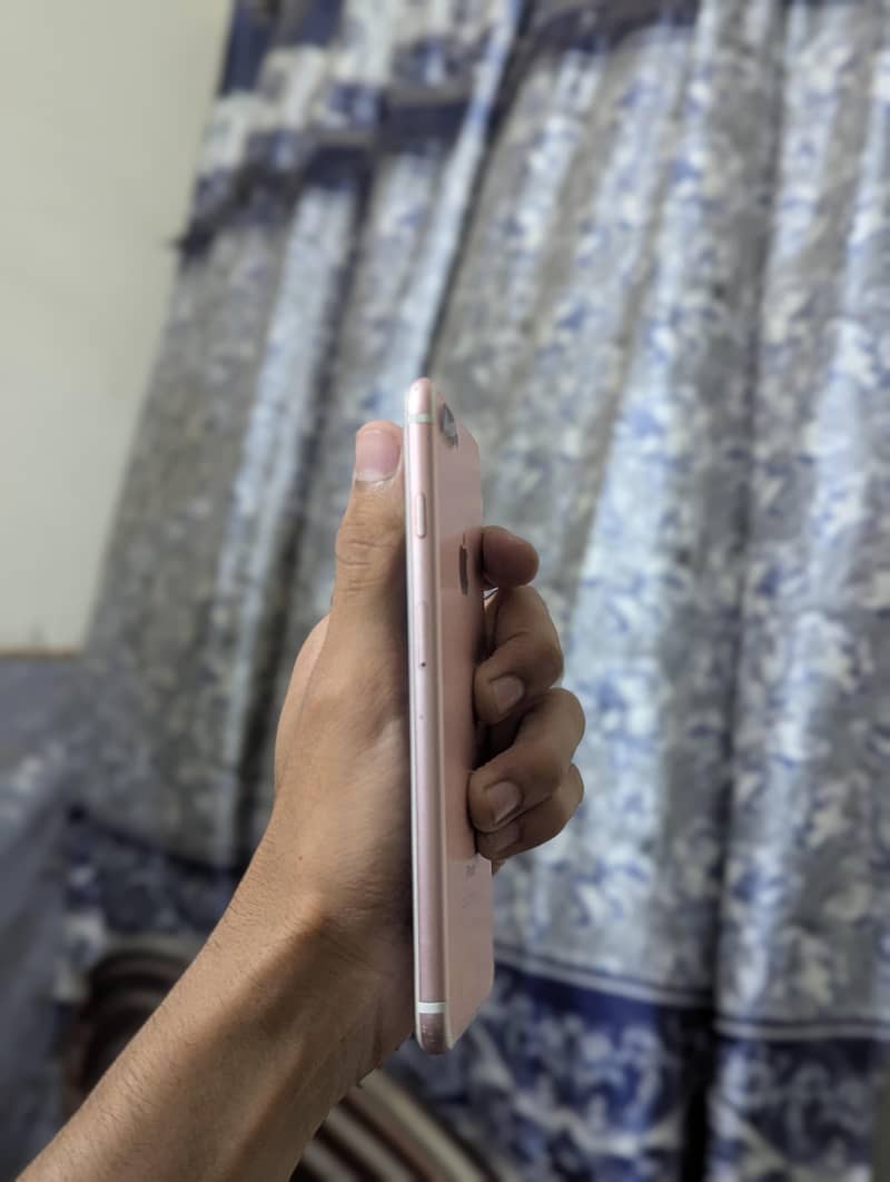 Apple iPhone 7 Plus 1