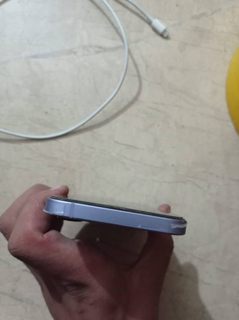 Apple iPhone 12 1