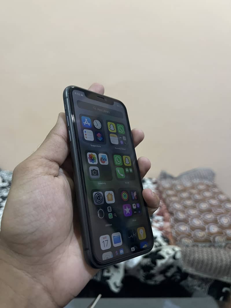 Apple iPhone 11 5