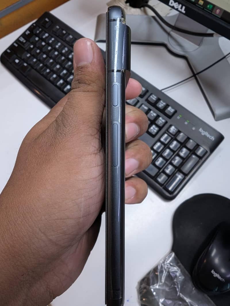 Google Pixel 8 4