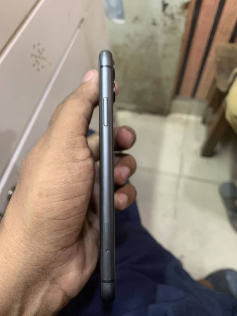 Apple iPhone 11 2