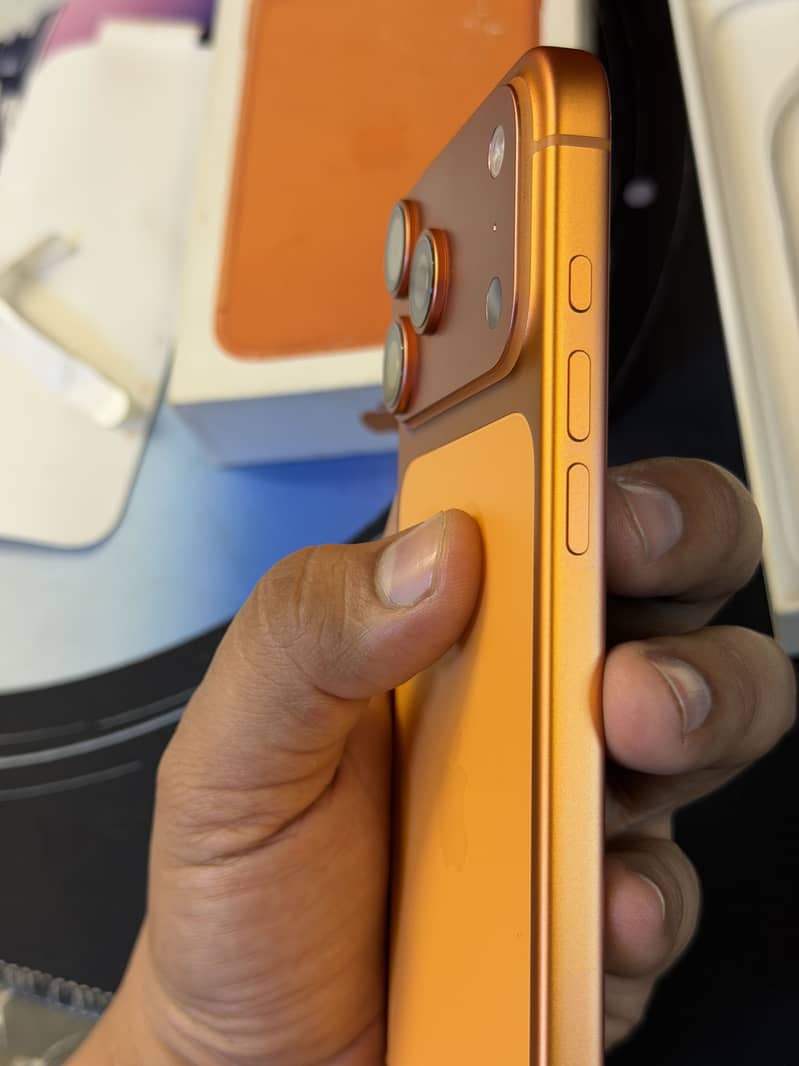 Apple iPhone 17 Pro Max 1