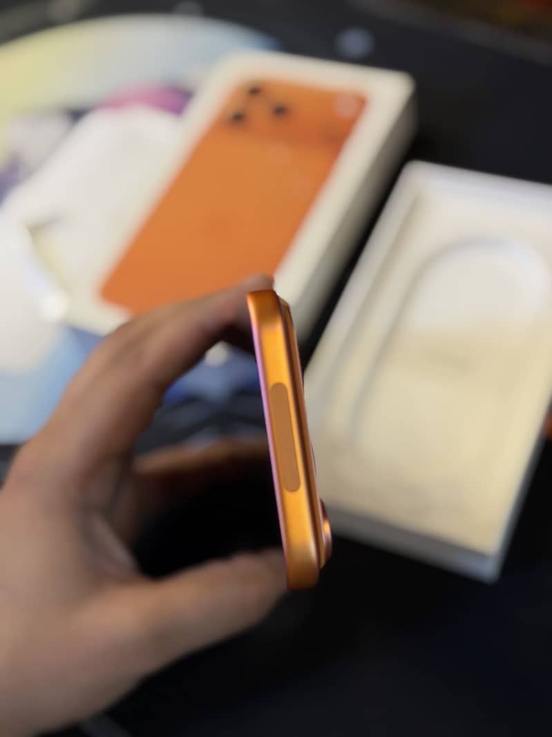 Apple iPhone 17 Pro Max 4