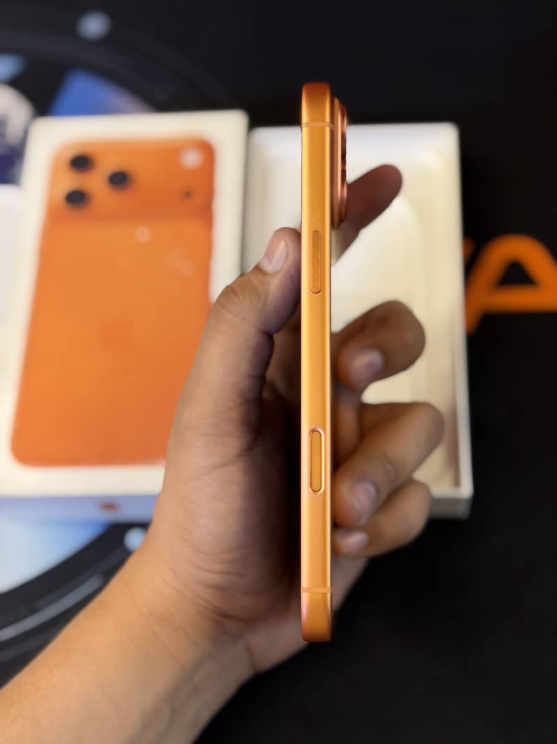 Apple iPhone 17 Pro Max 6