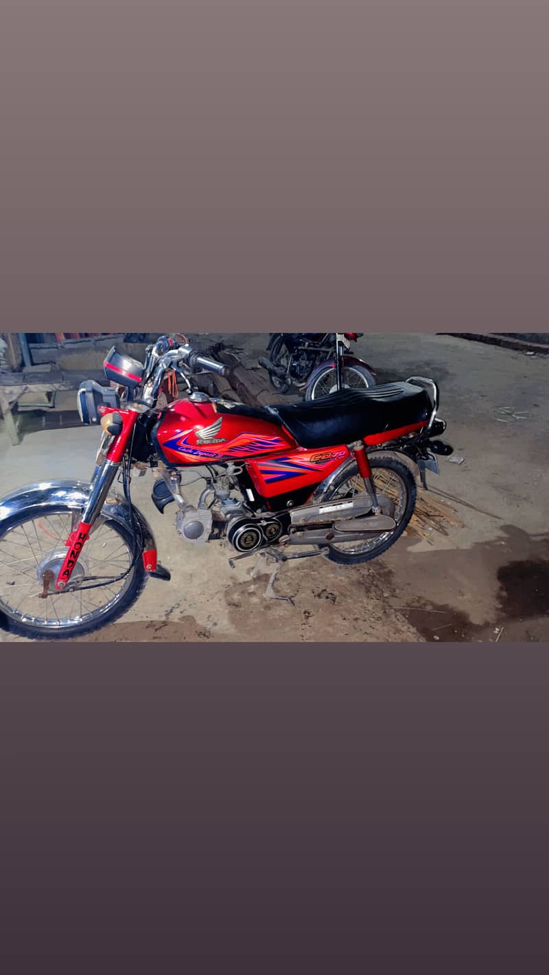 Honda CD70 3
