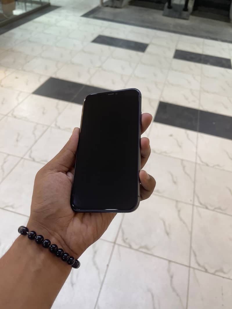 Apple iPhone 11 7