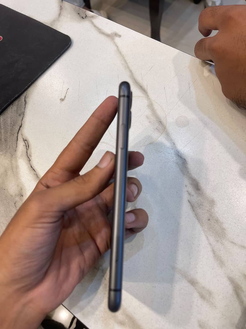 Apple iPhone 11 9