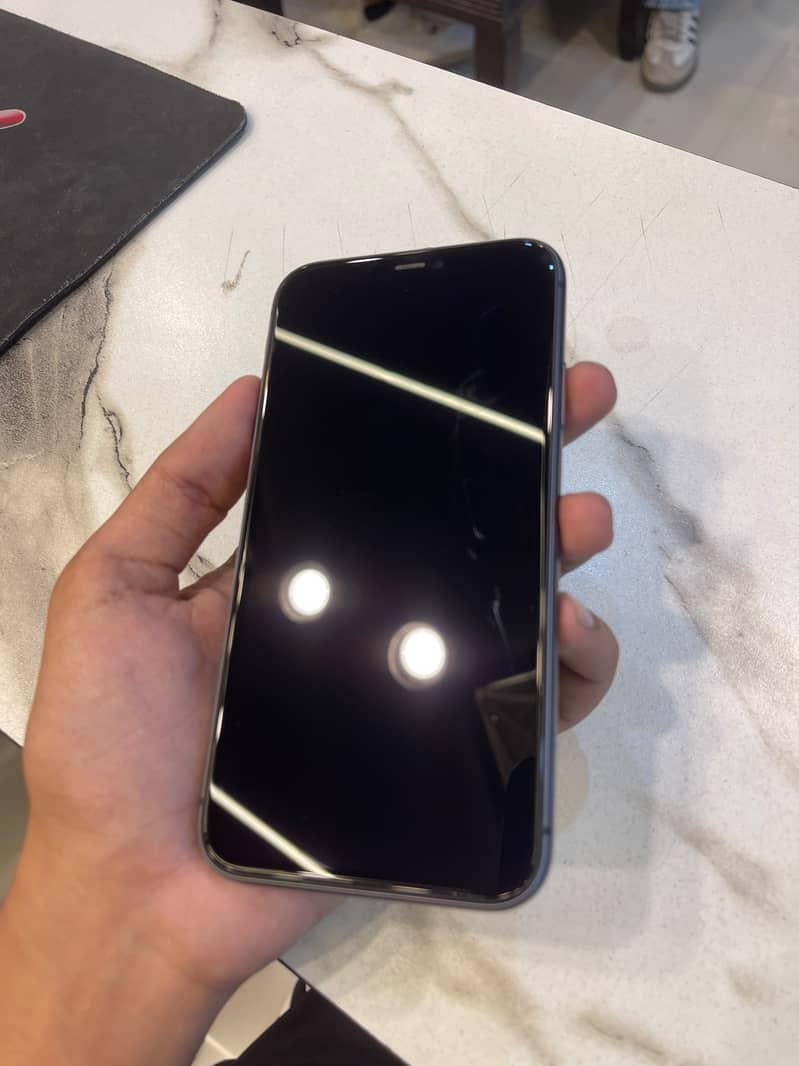 Apple iPhone 11 12