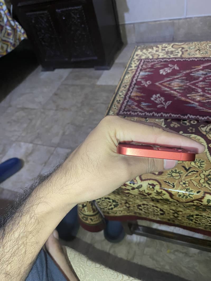 Apple iPhone 12 4