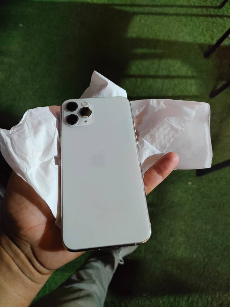 Apple iPhone 11 Pro 1