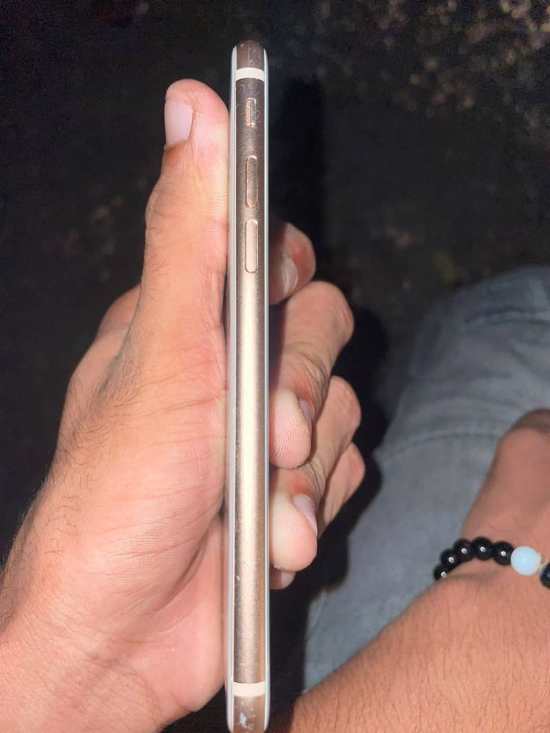 Apple iPhone 8 4