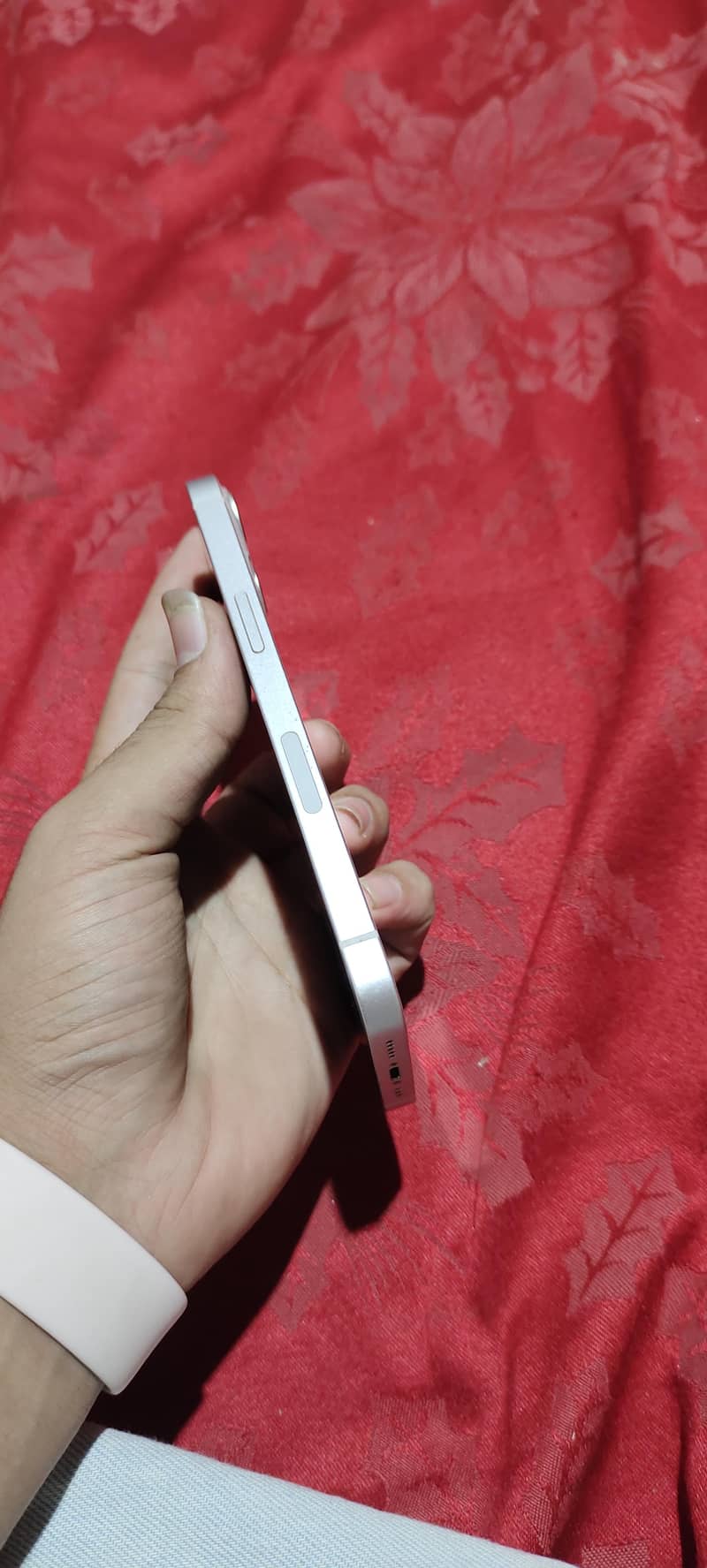 Apple iPhone 13 1