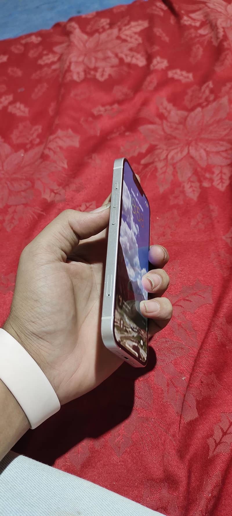 Apple iPhone 13 2