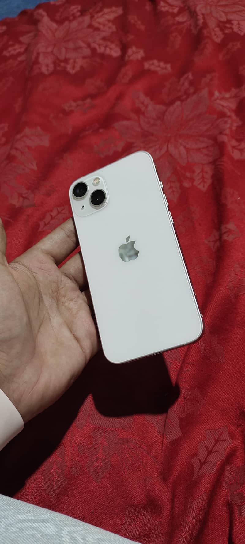 Apple iPhone 13 5